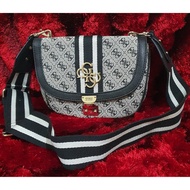 Guess woman sling bag (Original)