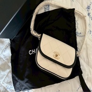 Chanel 香奈兒 熊猫配色 郵差包 馬鞍包 mini