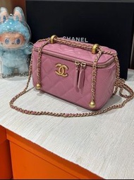 Chanel vanity with chain ,Chanel雙金球長盒子pearl crush,100%Authentic,99%new 💎尖沙咀中港城門市