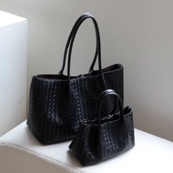 Hot Style 2025 Styles Genuine Leather French Casual Portable High-End Bag Shoulder Crossbody Female 