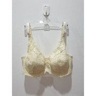 Si bra size 75/80 C cream lace