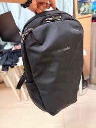 Pacsafe Vibe 24L 防盜背囊
