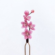 【桃花。花開】桃花髮簪。手造日本樹脂花飾。十二花季-三月。