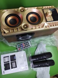卡拉OK套裝,有收音機,有兩個咪,USB充電