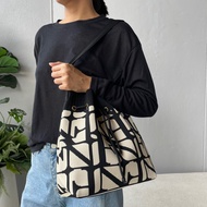 FN Cozy Knit Bag กระเป๋าทอลาย Knitting 1310-21003