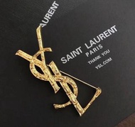 YSL 字母竹節胸針
