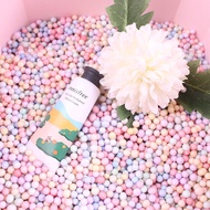 hamper raya raya gift box Mengisi kotak hadiah planet, bola busa, macaron warna, zarah bulat, hiasan