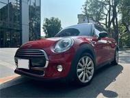 英倫嗆辣小情人 F55  Mini Cooper   5 DOOR Edition Monte Carlo 蒙地卡羅雅緻特仕版 新車+選配共開始161.5萬 2018年款式 2017年08月出廠 2017年10月領牌 真皮內裝 17寸鋁圈 倒車顯示系統 免鑰匙晶片控制系統 跑車真皮多功能方向盤 一手女教授使用 全原廠保養 原鈑件 無待修 里程10萬km 售：6x萬 台北 請速洽  #台灣加油