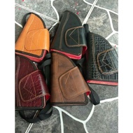 Unique Triangle Spur Wallet