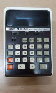 (SOLD) 巳經壞咗，但好新淨，只合收藏或懂維修人士 舊款LED燈 CASIO 121-MR  計算機