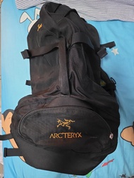 絕版ARC'TERYX  crossover Beams黑色背囊