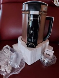 [3折,全新] 九陽豆漿機 全自動多功能豆漿機/破壁/攪拌機 加熱免濾 DJ13E-Q8 Soy milk & Soup Blender machine