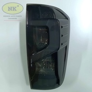 ไฟท้าย นิสสัน นาวาร่า Pro 2X/4X 21 LED โคมดำ / Nissan Navara Pro 2X/4X 21 LED Black *ใส่กับรุ่น NP30