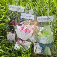 Bouquet of 3 wax roses