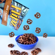 Uk Nestle Pretzels Cookies & Cream90g Cookies & Cream