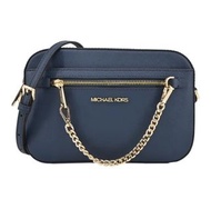 正品【國際精品MK】Michael Kors JET SET|金色掛鍊|防刮皮革|斜背相機包|海軍藍|街頭丹寧隨性風格|MK斜背包|MK側背包