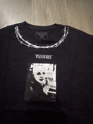 Pleasures tee Brittany