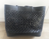 Prada Milano 軟皮 黑色鏤空托特包 側肩大袋