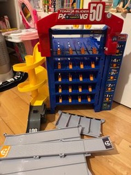 Tomica 滑梯停車場 parking 可裝50部車仔
