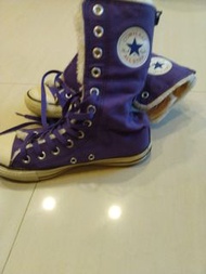 Converse酷炫紫，時尚長筒球鞋,鞋裡包覆舒適柔軟的保暖棉材質
