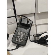 8v 2.5a 3A adapter click variant