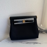 Hermes 黑帆布金釦mini herbag 真的超推薦✨✨