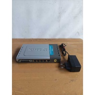 D-link dl-704p router plus ready-to-use adapter