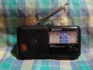 1986年SONY日本製二波段FM/AM 收音機 ICF-350W