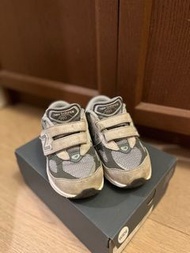 小童New balance 990v6