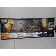Tank German King Tiger France 1944 with Diorama Scale 1:72 Forces of Valor