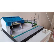 Diorama Diecast Keeper Pro Shop Diorama 1/64 Diecast Car