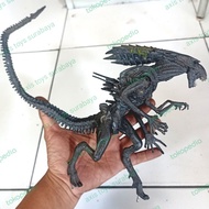 neca queen aliens xenomorph