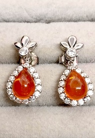 ต่างหู Orange Opal ประกายแฟลชสวยมาก ตัวเรือนก้างเสียบแบบตุ้งติ้ง เงินแท้ชุบทองคำขาวมีบัตรรับประกัน