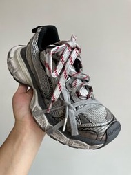 全新 Balenciaga 3XL 灰紅