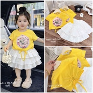 Yellow Cotton Shirt Set with Cat Print and Cute White Pleated Skirt for Girls 8-18kg DT1491