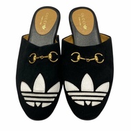GUCCI 古馳 ADIDAS X GUCCI 聯名系列 SUEDE HORSEBIT MULES 馬銜扣穆勒鞋 麂皮 黑色
