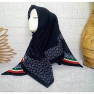 KERUDUNG SEGIEMPAT MOTIF BUNGA TULIP PUTIH HITAM SERIES CICI TIUNG/HIJAB VOAL PREMIUM UK 110×110CM/J