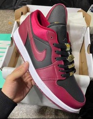 Nike Air Jordan 1 Low 金屬飛翼 黑酒紅 運動鞋 (Unisex, 35-46)