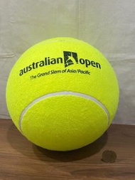 早期 澳網 澳洲 網球 公開賽 威爾森 100 週年 限定款 紀念球 罕見 稀少 收藏品 小物 大型 裝飾品 巨型 網球 球 居家 櫥窗 擺飾 limited edition Rare Australian Open Wilson 100th anniversary special edition jumbo tennis ball home decor display collectible item