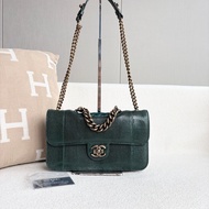 Chanel • 絕版孟買祖母綠蜥蜴皮金釦鏈條包 有卡✔️