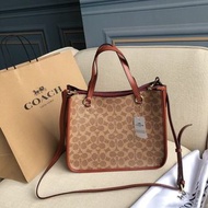 Coach Tyler Carryall 28 托特包