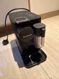 Nespresso 咖啡機連奶泡器