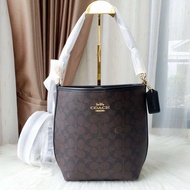 สะพายข้าง CT800 City Bucket Bag In Signature