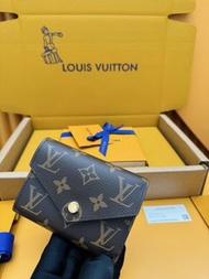 LV 經典 Monogram 三摺銀包