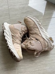 Hoka One One Anacapa Mid GTX 沙色 UK 7.5