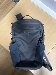 arcteryx mantis 16l backpack