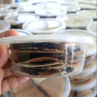 Kuih Kapit inti coklat