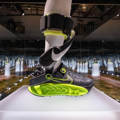 Nike's Project Amplify: Sepatu Bertenaga yang Berfungsi Seperti Otot Betis Buatan