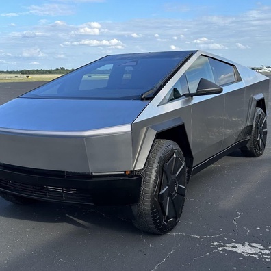 Tesla Membatalkan Range Extender Cybertruck Seharga 16.000 Dolar di Tengah Penjualan yang Mengecewakan