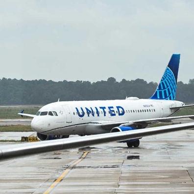 Artikel Berita Janaan AI Mengenai Gangguan United Airlines Mencetuskan Perdebatan Tentang Perisian Lama dan Kebolehpercayaan Media